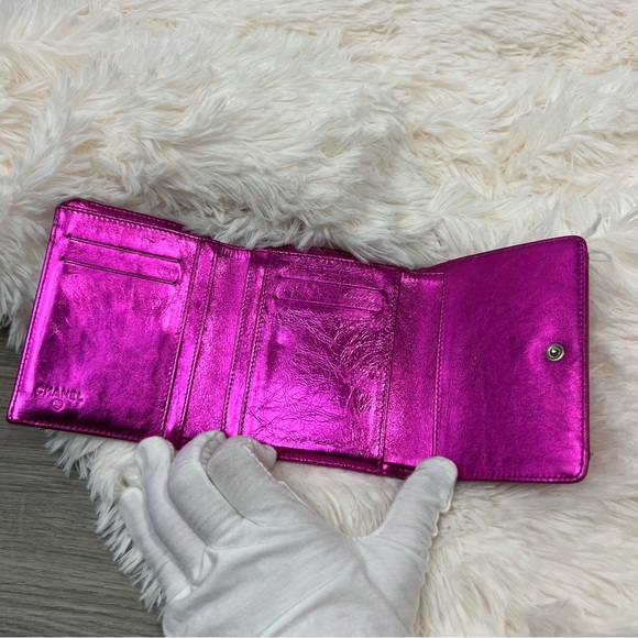 Pink Chanel Metallic Foil Leather Bow Compact Wallet - Picture 6 of 9
